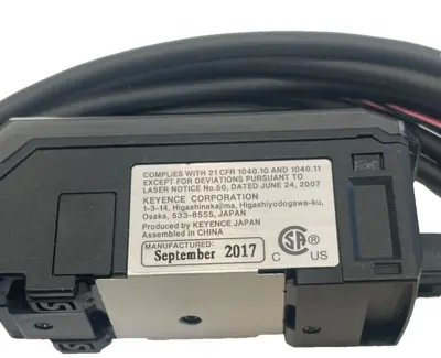NEW KEYENCE IL-1000 LASER SENSOR IL1000