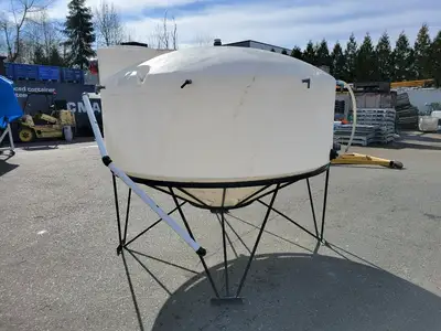 White Tank w/ Stand