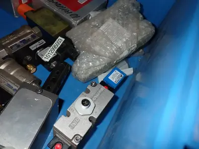 Pneumatic Lot, Valves, Pin Clamp