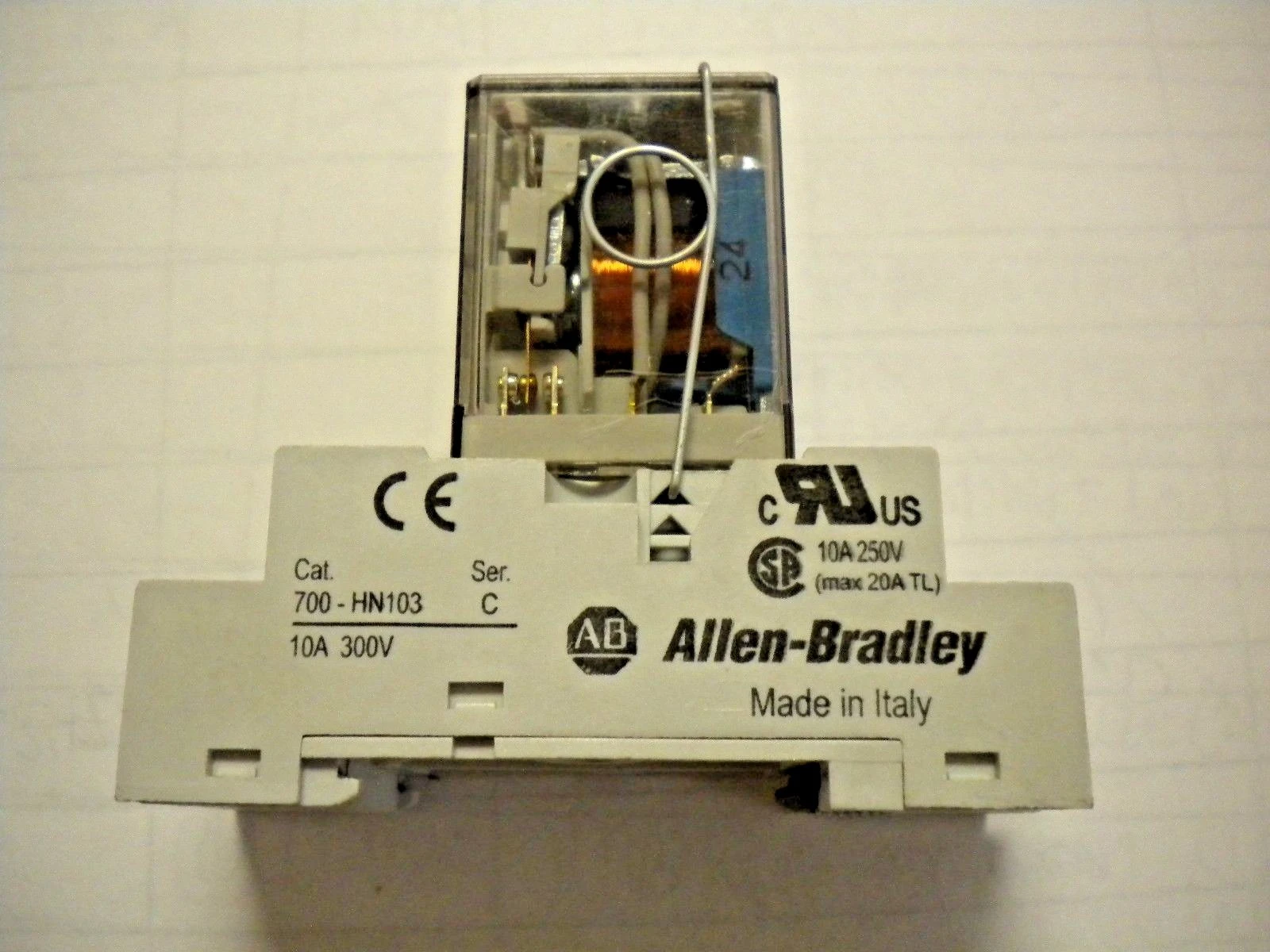 USED Allen-Bradley 700-HC24Z24