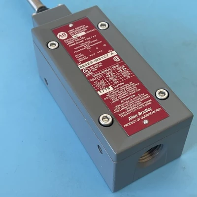 NEW ALLEN BRADLEY 802XR-WS1C7 SER. A