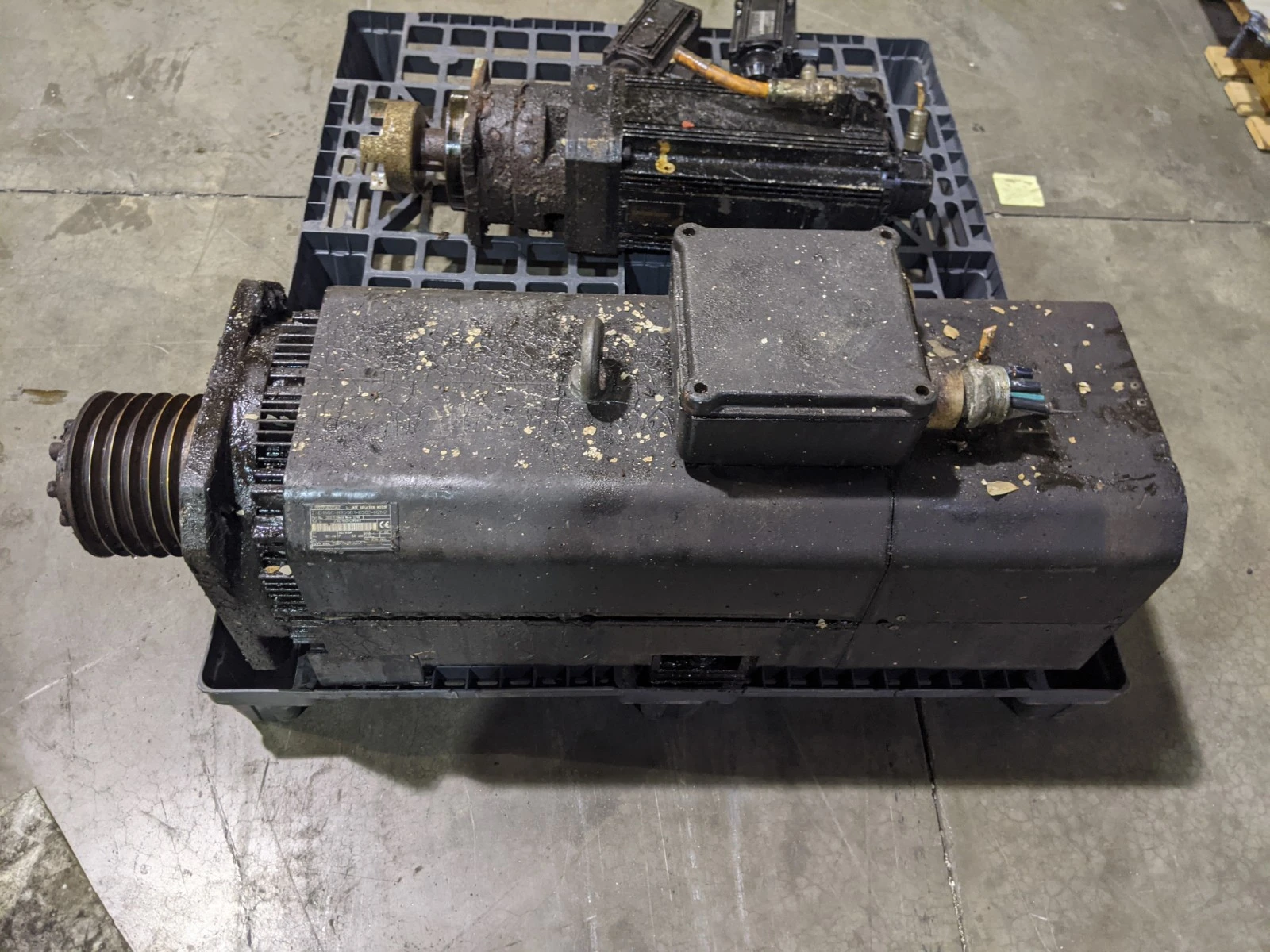 Indramat Induction Motor 2AD160C-B350B1-BS03-H2N2