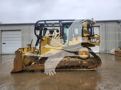 USED 2016 CATERPILLAR D6T XL