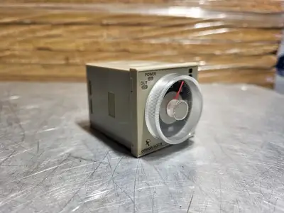NEW OMRON H3CR-AP