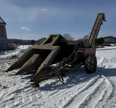 NEW IDEA 325 Harvesting Equipment | Iron Listing (1)