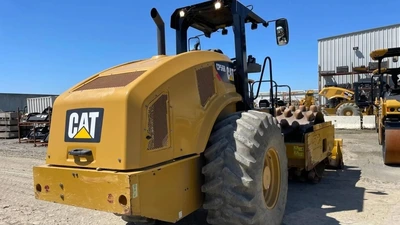 USED 2015 Caterpillar CP56B