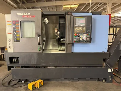 2015 DOOSAN Lynx 220 LSYC 5-Axis or more CNC Lathe Turning Center | SNL Machine Trader LLC (1)