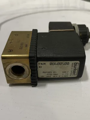 Burkert W2YLP 126125D 00500980 2/2 Way Direct Acting Plunger Solenoid Valve 230V