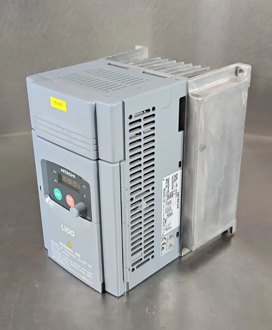 Hitachi L100-030HFE 4HP 3.0KW. INVERTER. 1E-5