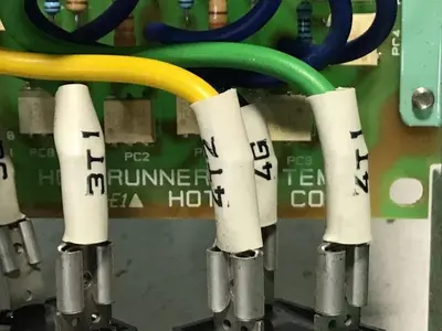 USED HOTSYS HOT-RUNNER SYSTEM