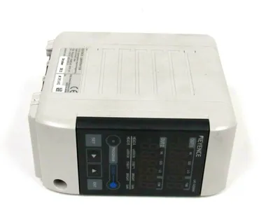 NEW KEYENCE LK-G3001V LASER SENSOR CONTROLLER LKG3001V