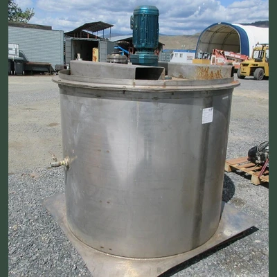 500 Gallon Stainless Steel Tank With 5HP Mixer