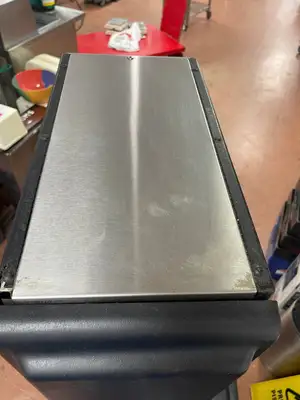 Used JS Used Star Commercial Heated Single Condiment Dispenser Cheese Chili Concessions 120V - JS Beverage Dispensers Illinois US | Falcon Restaurant Supply #1376436