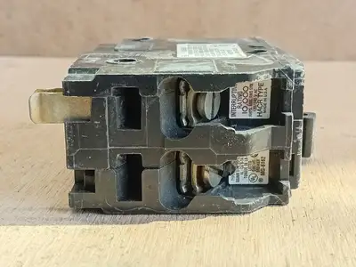 Used SQUARE D QOB220 Switchgears British Columbia CA | Lenmark #1438616