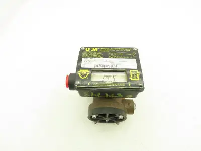 UFM WP2GLM-4U-A1WL-1.5D Flow Meter Monitor 1/2" NPT Port 2 GPM 3 Wire Switch