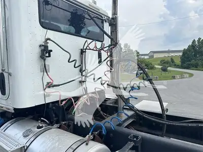 USED 2017 CATERPILLAR CT660S