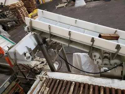 Cleated Incline Conveyor with Diverter Conveyor
