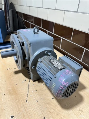 NEW SEW-EURODRIVE SF72 DT80N-6