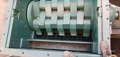 USED GRUENDLER CRUSHER & PULVERIZER CO. 50 XD WOOD HOG