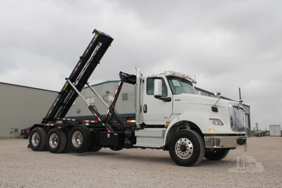 New | in-Stock 2026 INTERNATIONAL HX Rolloff Trucks Texas US | Roll Off Truck World #1491815