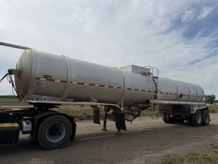 Used 2011 STREPHENS 8,400 GALLON TANKER Tanker Trailers Minnesota US | Carco Truck & Equipment #1513861