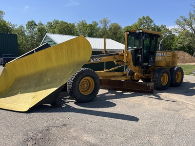 USED 2004 JOHN DEERE 670C SERIES 2