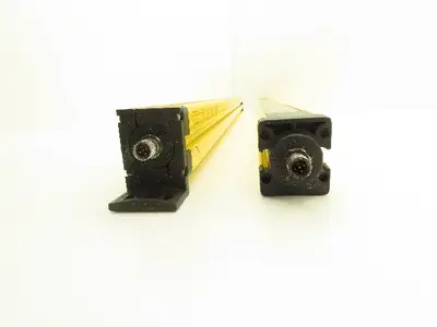 Contrinex Safety Light Curtain Sender Receiver Set 924mm YBB-30*4-0900-G012