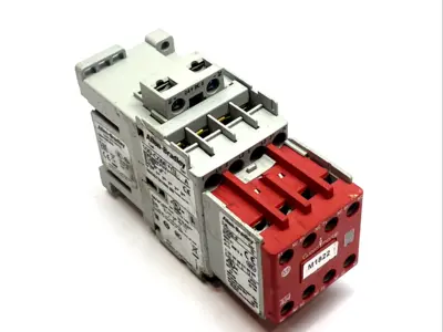 USED ALLEN BRADLEY SAFETY CONTACTOR 9A 3P 24VDC COIL 0NO 5NC AUX SER. A
