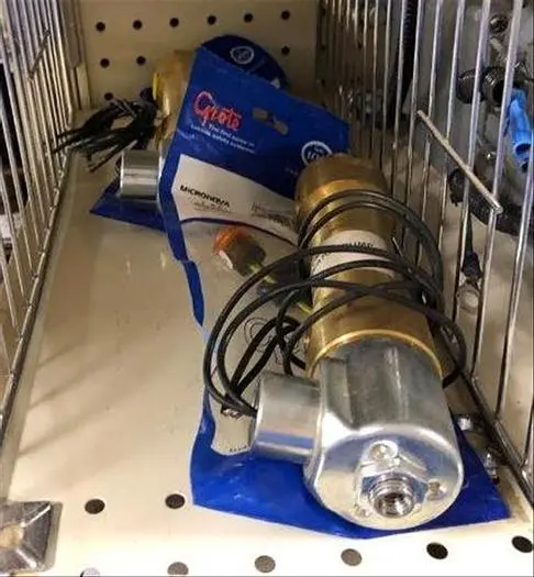 New | in-Stock AFTERMARKET 12 OR 24 VOLT LUBRICATOR PUMP - LUBPUMP Pumps (liquid, other) Pennsylvania US | East West Machinery & Drilling #1415634