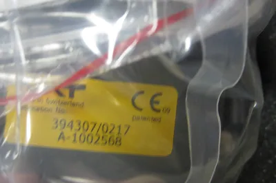 NEW VAT 0620-30113 394307/0217 ANGLE VALVE INSERT 062030113