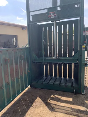 Selco HD-SFD Vertical Baler