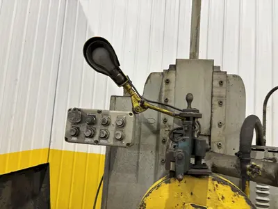 USED GALLMEYER & LIVINGSTON 45CAPACITY ......................... 12" X 24"SPINDLE CENTER TO TABLE .......... 19-1/2"
