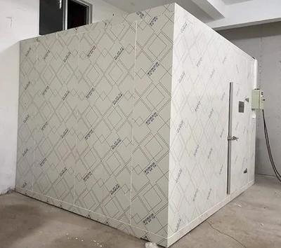 171-0069 10’ x 10’ Walk In Cooler Box with Floor