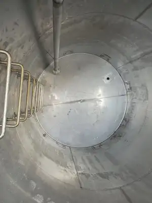 USED 1900 2800 GALLON STAINLESS STEEL TANK