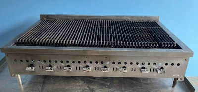 75-0175 Vulcan VCCB47 46'' Natural Gas Char-Broiler