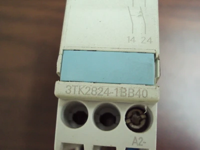 Siemens 3TK2824-1BB40 Siguard Safety Guard Relay