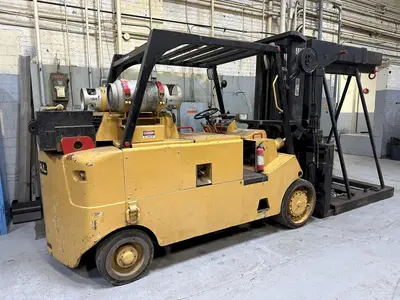 30,000 LBS ROYAL MODEL #T300B LP GAS FORKLIFT & HYDRAULIC BOOM: STOCK #19586