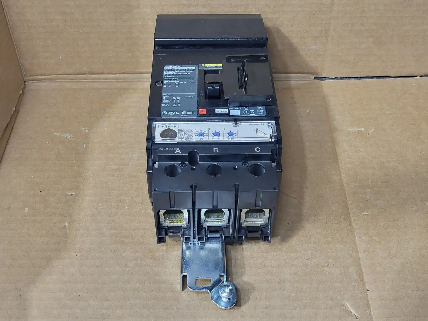 NEW SQUARE D JRA36250U31X
