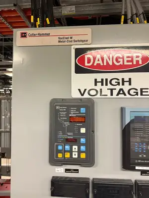 15kV Switchgear Lineup MVS Load Break Controller, 2000 Amp