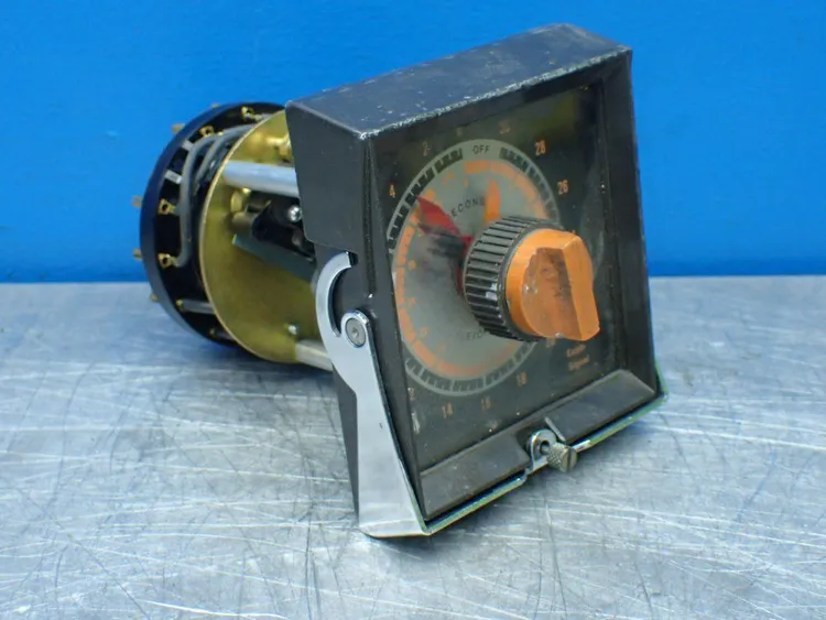 Used EAGLE SIGNAL HG100A6 Counters/Timers Ohio US | HGR 24 #884077