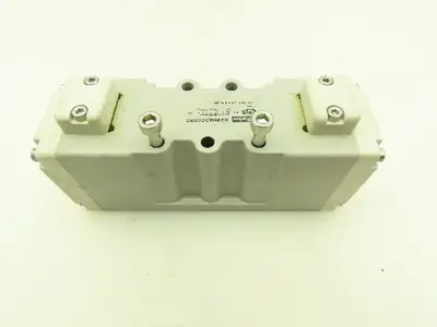 Parker H28WX000XXC Pneumatic Valve Double Remote Pilot 3 Position 5/3 Air