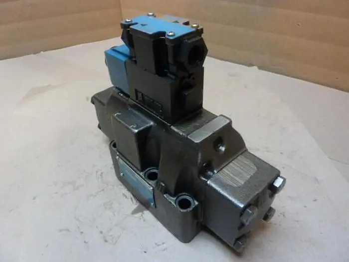 Used VICKERS DG5SH81AEWB20 Valves/Fittings Michigan US | Ideal Machinery #939699