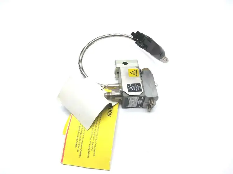 New | in-Stock Nordson PRO BLUE Dual Hot Melt 240V 200W Adhesive Gun Glue Machines Michigan US | Maverick Industrial Sales #1454032