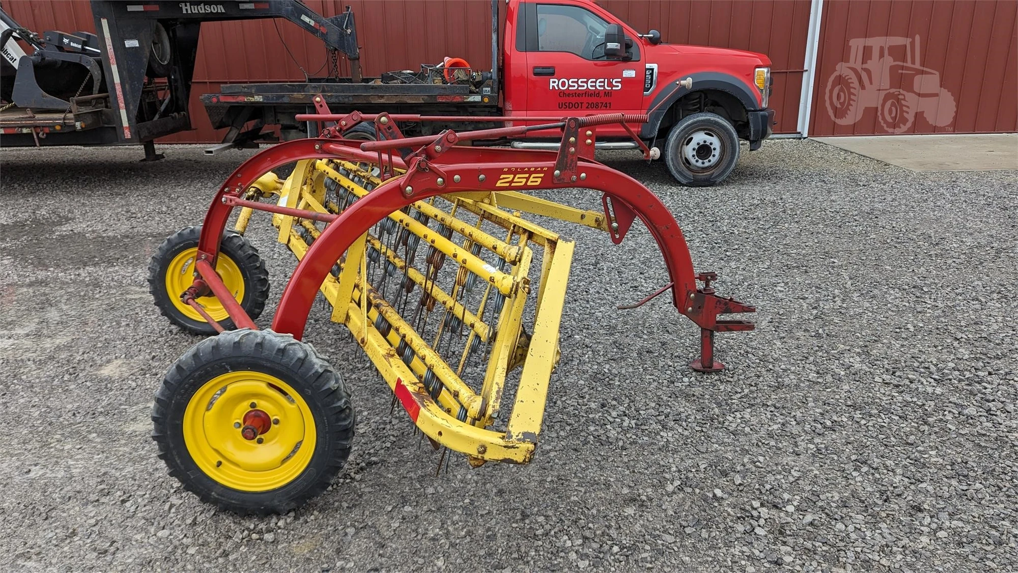 USED NEW HOLLAND ROLABAR 256