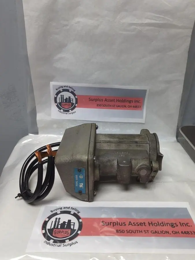 USED CROUSE-HINDS 7548-D