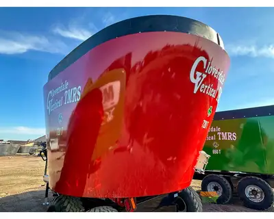 Used CLOVERDALE _UNKNOWN_ Feeder Wagons Iowa US | Keast Enterprises #1360089