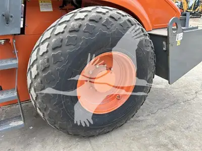 USED 2019 XCMG CV122PD