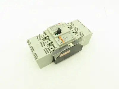 Fuji BW32SAG3P030 3-Pole Auto Circuit Breaker 30A 690V 3Ph Molded Case Lot of 2