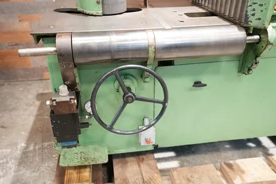 Stenner VHJ 105 – 42″ Vertical Resaw