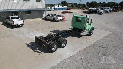 New | in-Stock 2025 WESTERN STAR 47X Cab Chassis trucks Texas US | Roll Off Truck World #1492024